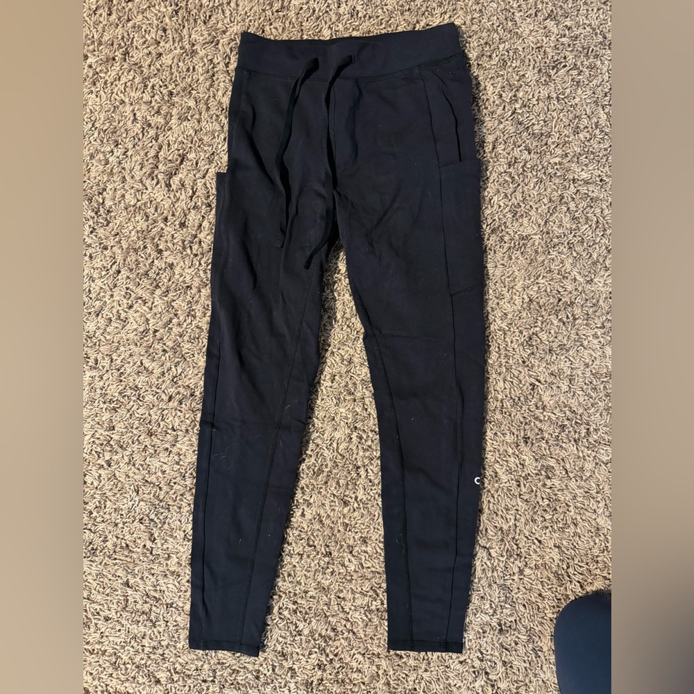 Alo Leggings with pockets